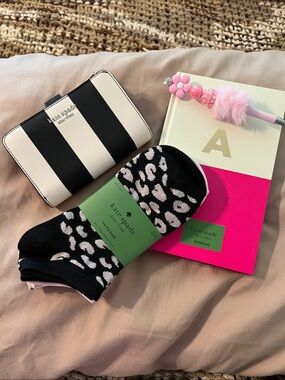 NWOT kate spade New York Black and Off White Striped Sm Zip Wallet 4pc Bundle